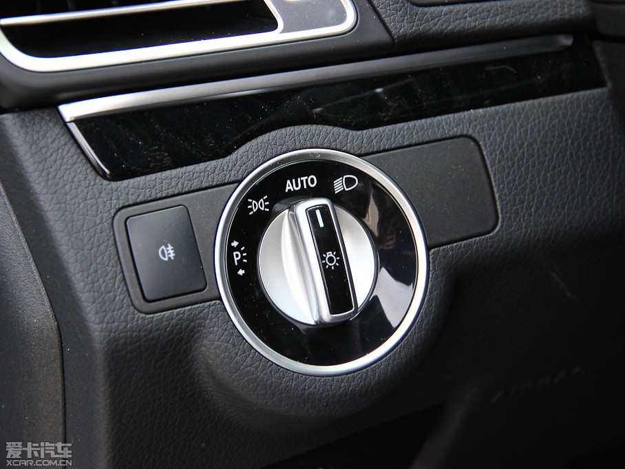 2014��YE��(j��)�p�T(m��n) E 200 Coupe