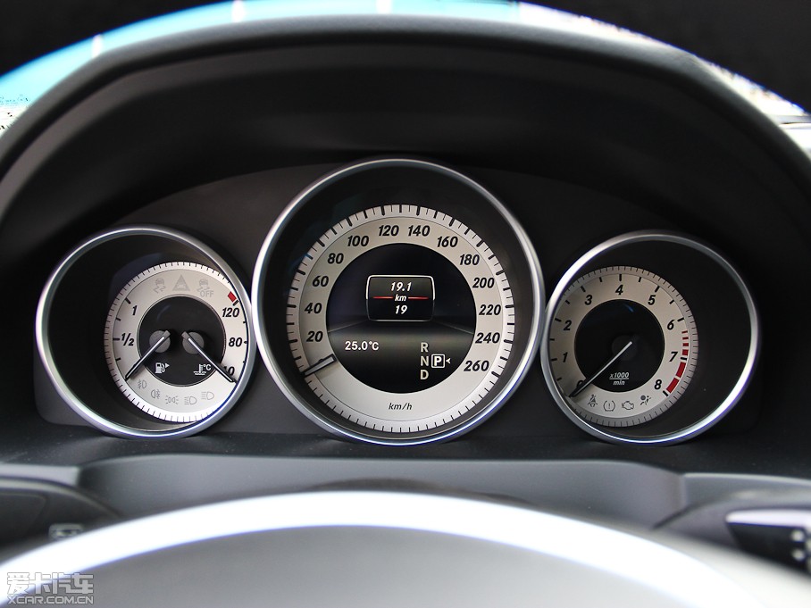 2014��YE���p�T E 200 Coupe