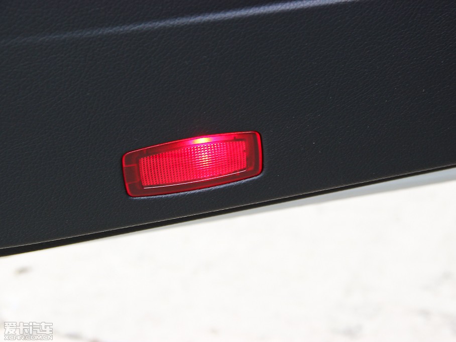 2014��YE���p�T E 200 Coupe