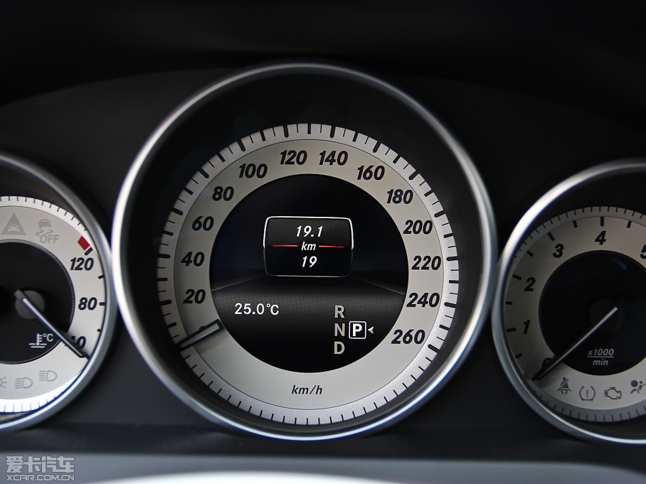 2014��YE���p�T E 200 Coupe