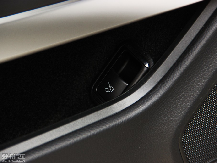 2014��YE���p�T E 200 Coupe