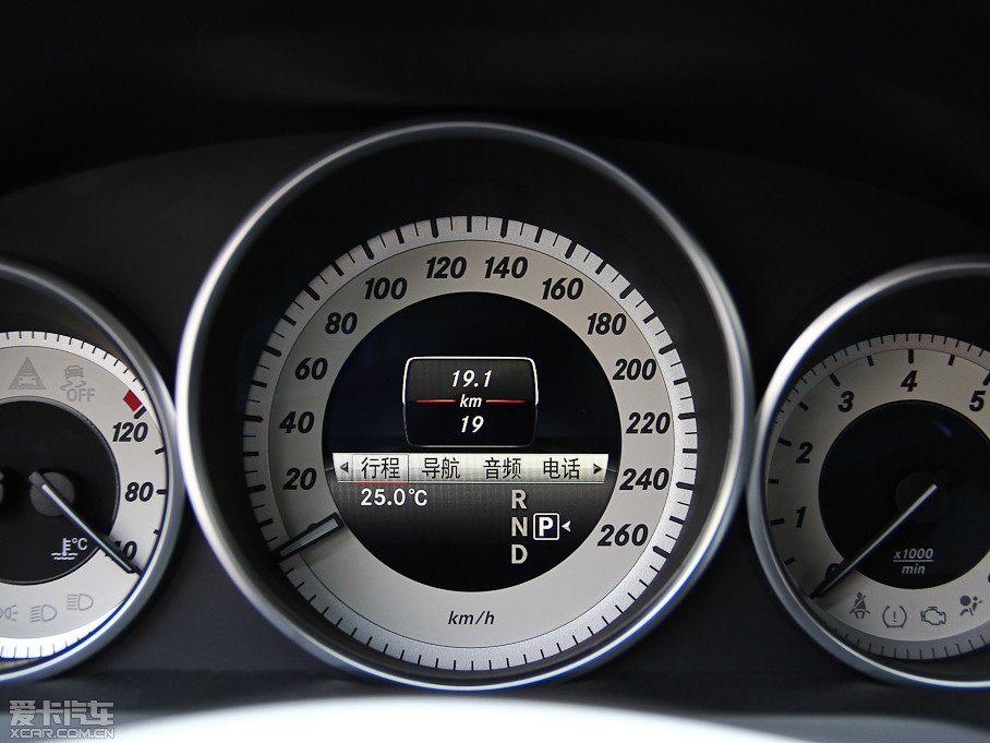 2014��YE���p�T E 200 Coupe