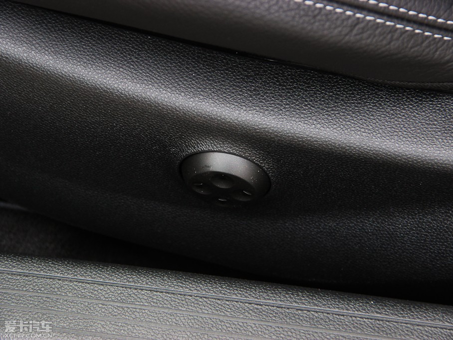 2014��YE���p�T E 200 Coupe