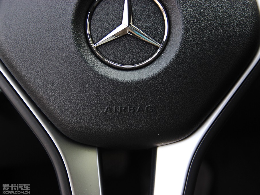 2014��YE���p�T E 200 Coupe