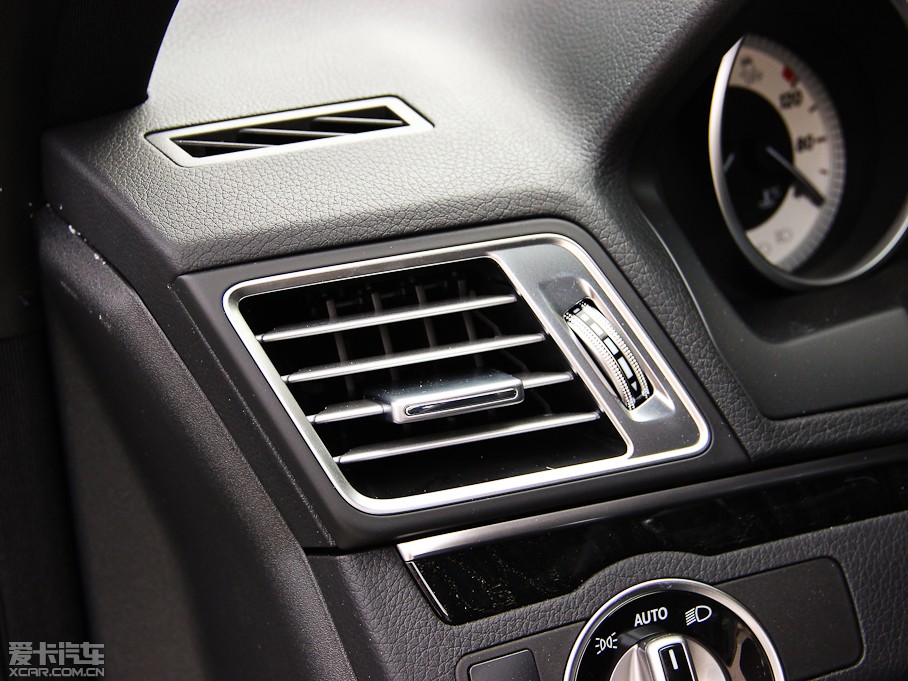 2014��YE���p�T E 200 Coupe