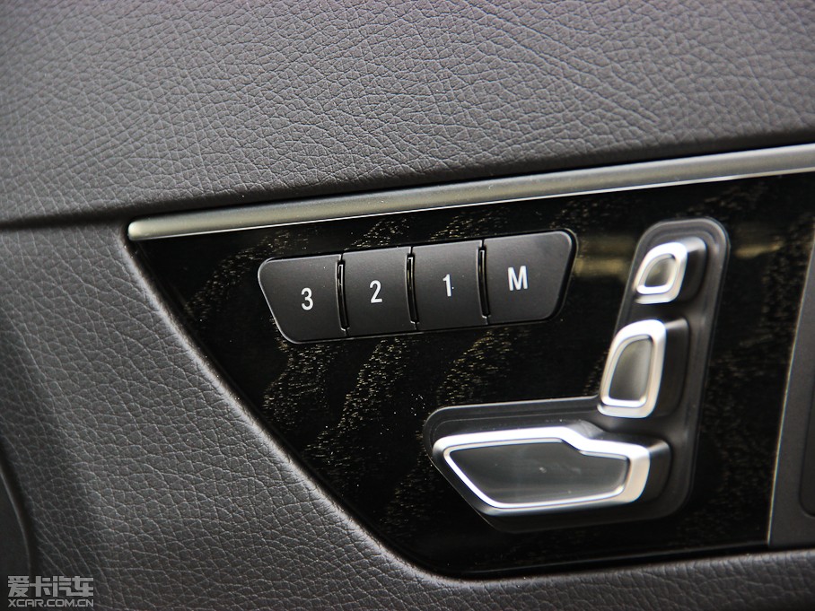 2014��YE���p�T E 200 Coupe