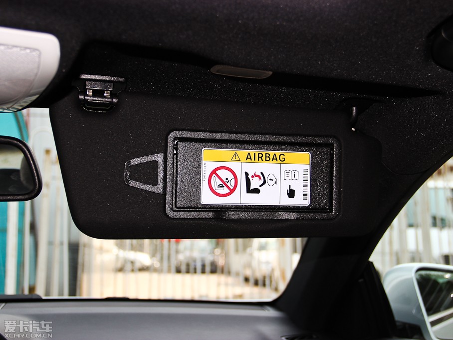 2014��YE���p�T E 200 Coupe