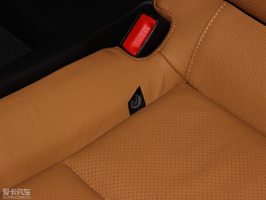 2014��YE���p�T E 200 Coupe