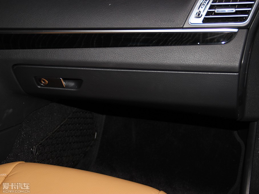 2014��YE���p�T E 200 Coupe