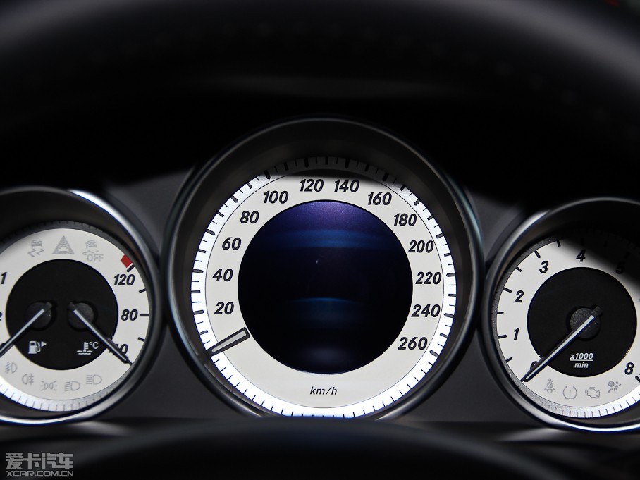 2014��YE���p�T E 200 Coupe