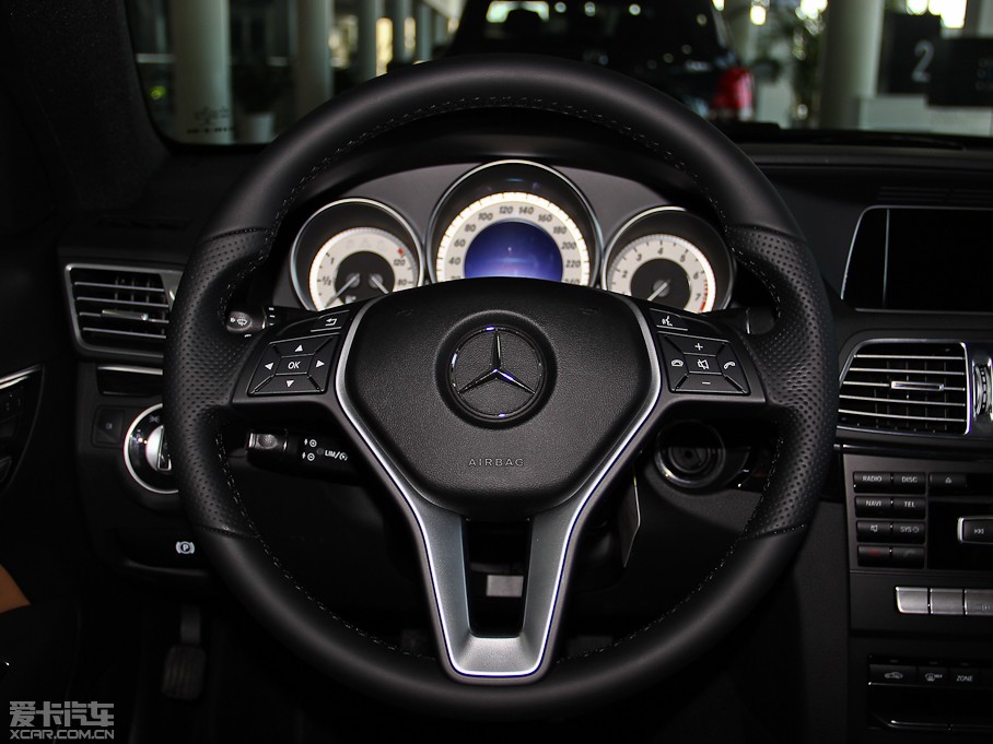 2014��YE���p�T E 200 Coupe