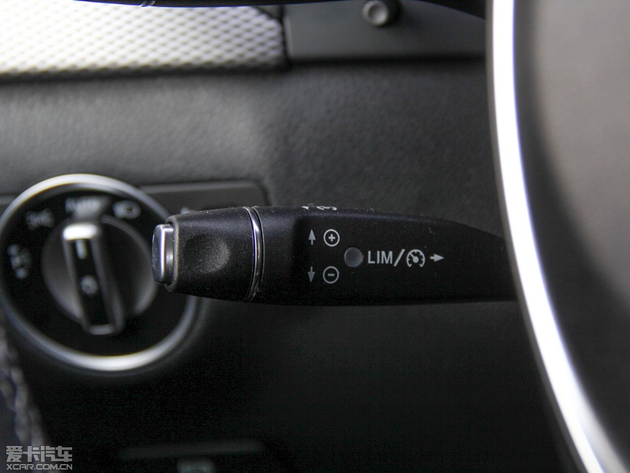 2015YB B 200 (dng)