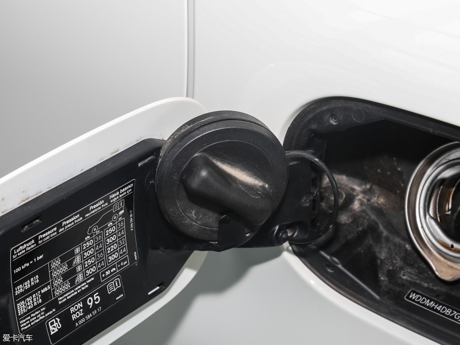 2015YB(j) B 200 A