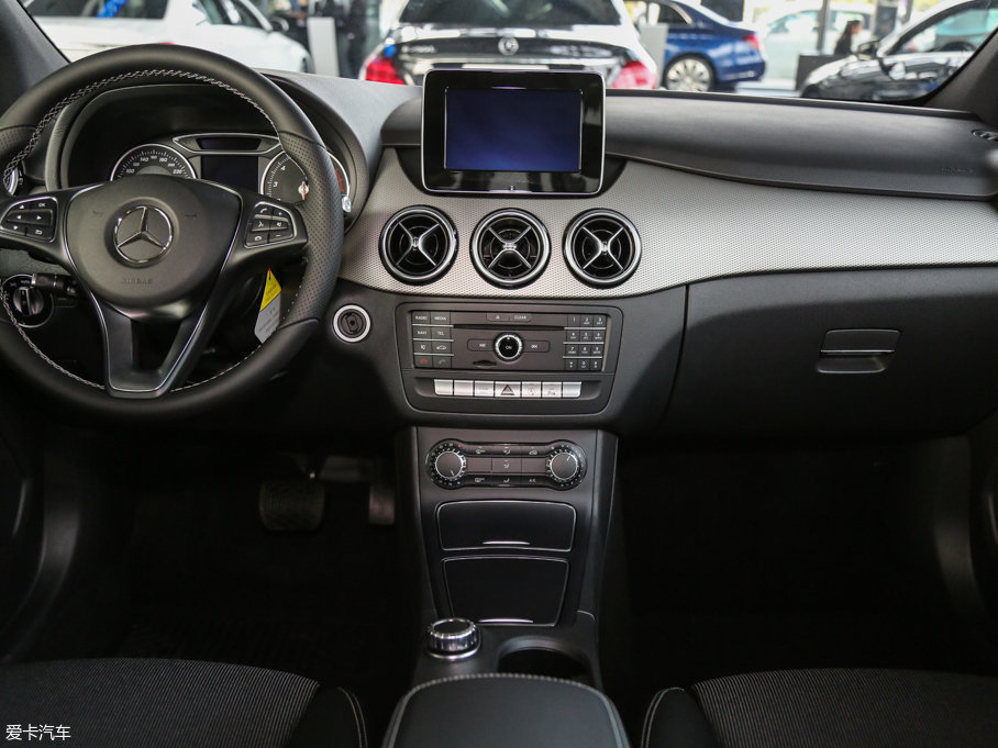 2015YB(j) B 200 (dng)