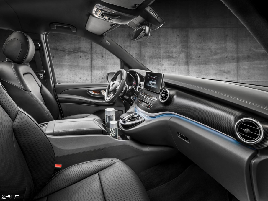 2016��YV��(����) AMG Line