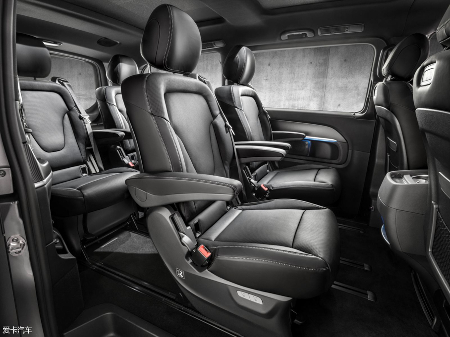 2016��YV��(����) AMG Line