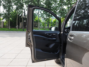 2016��V 250 BlueTEC �{�λ܇�T