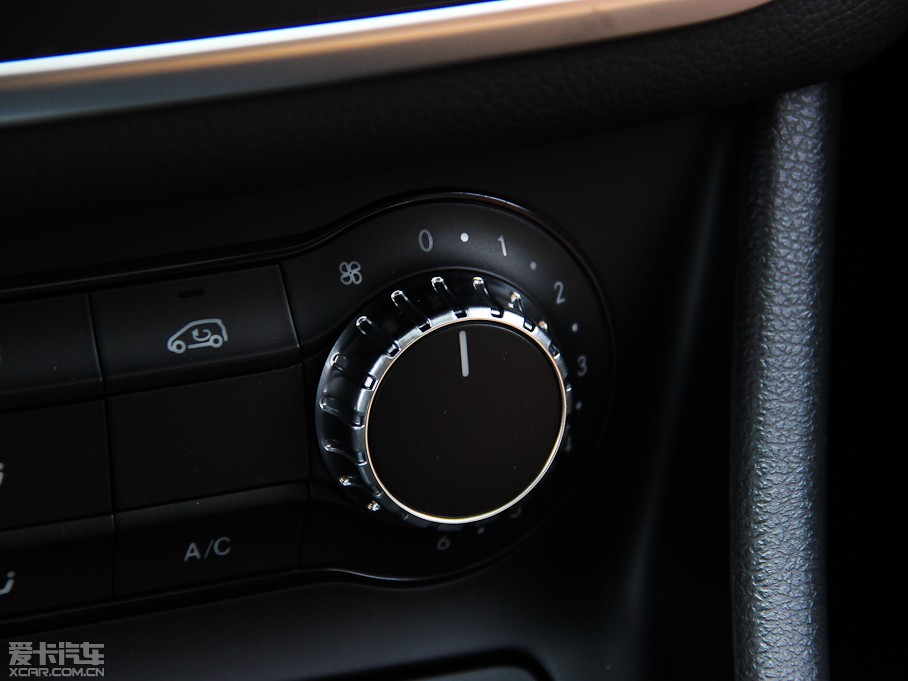 2014YCLA CLA 260 4MATIC