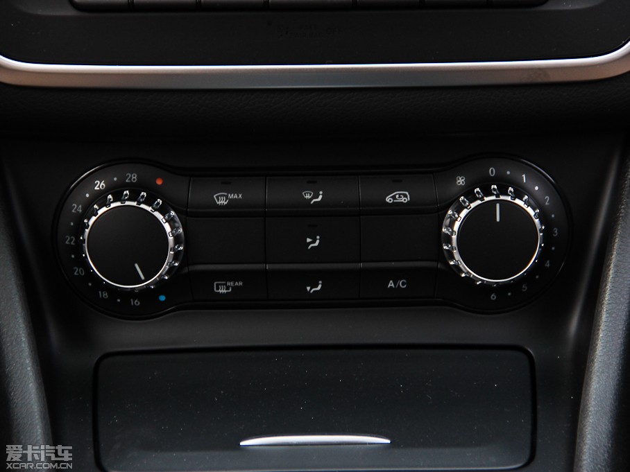 2014YCLA CLA 260 4MATIC