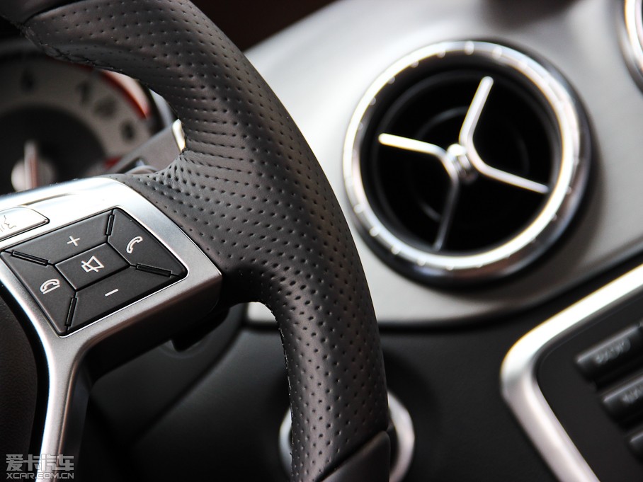 2014YCLA CLA 260 4MATIC