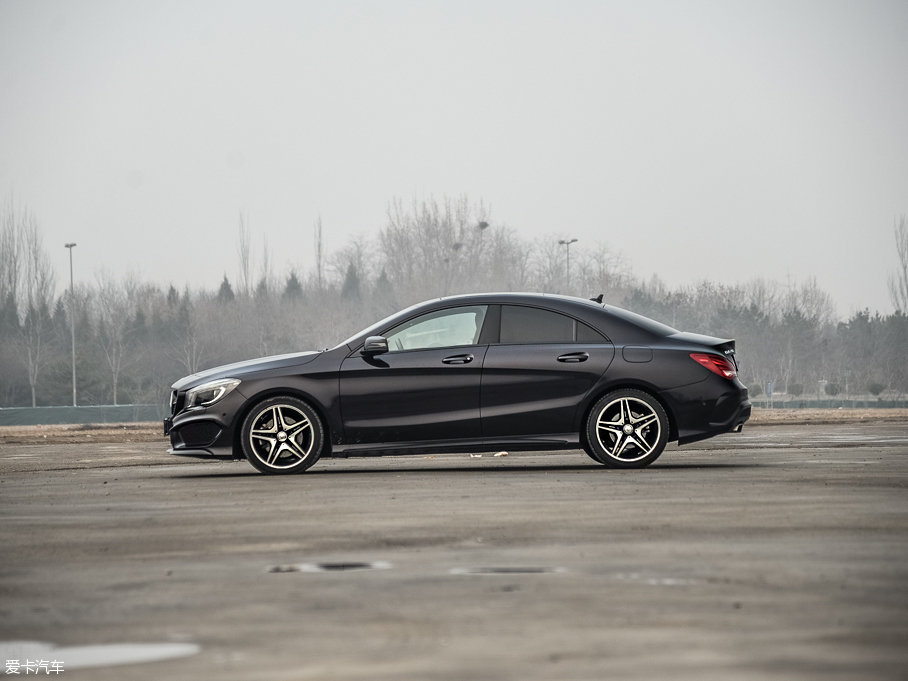 2014YCLA CLA 260 4MATIC