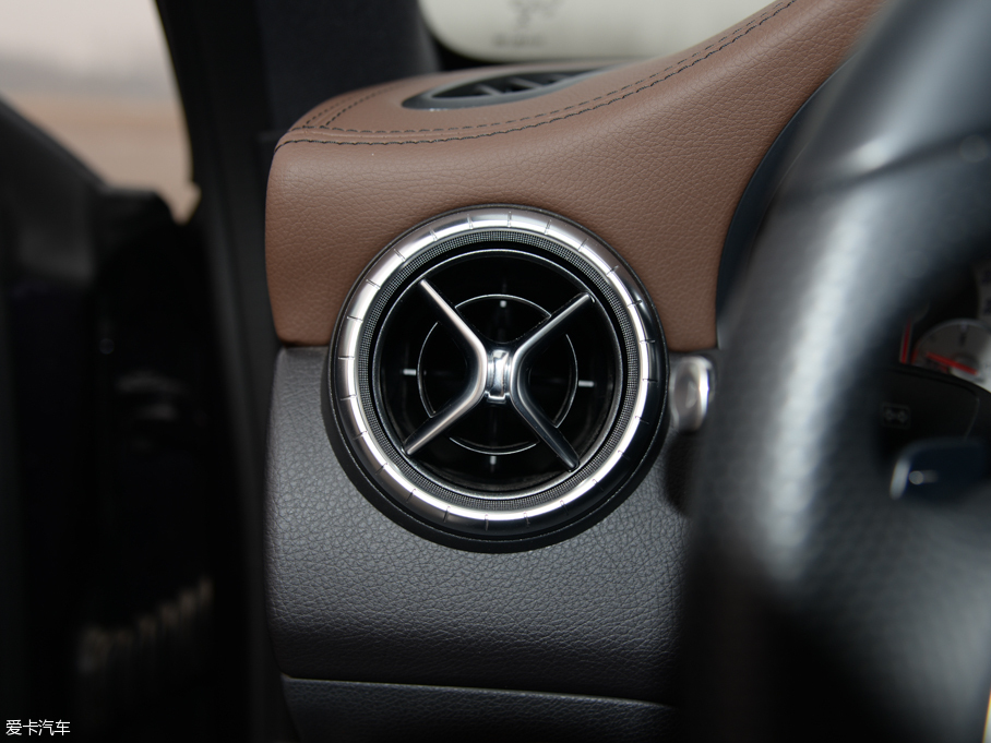 2014YCLA CLA 260 4MATIC