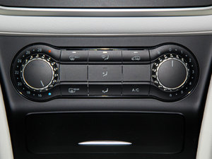 2014CLA 260 4MATIC {{