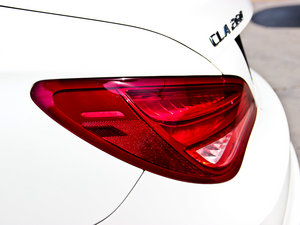 2014CLA 260 4MATIC ^