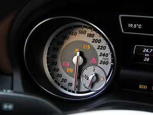 2014CLA 260 4MATIC п؅^