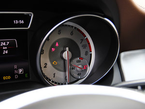 2014CLA 260 4MATIC п؅^