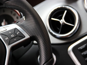 2014CLA 260 4MATIC п؅^