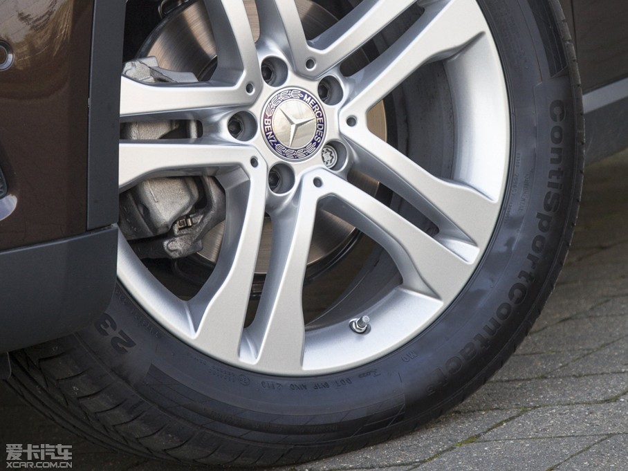 2015YGLA(M) UK-Version 200