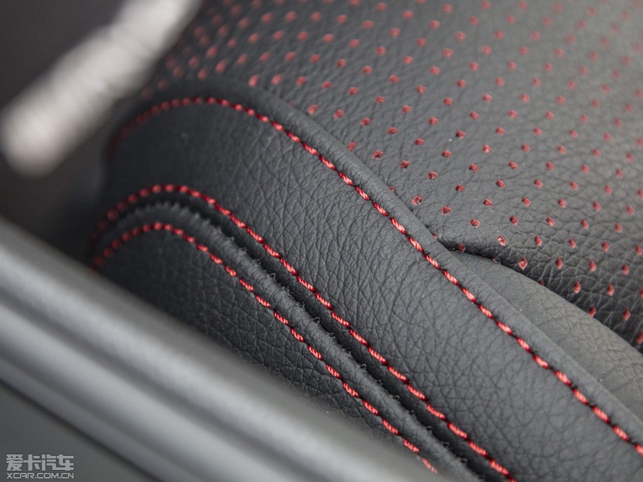 2015YGLA(M) UK-Version 200