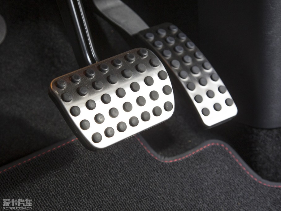 2015YGLA(M) UK-Version 200