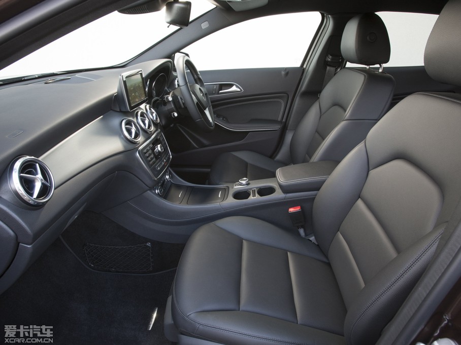 2015YGLA(M) UK-Version 200