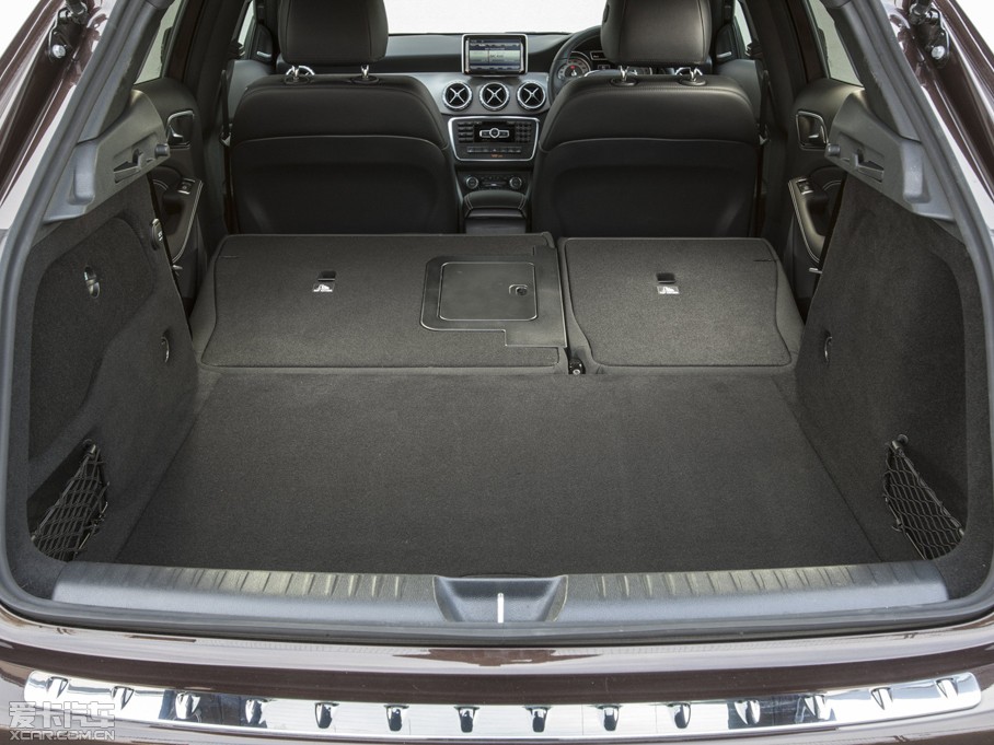 2015YGLA(M) UK-Version 200