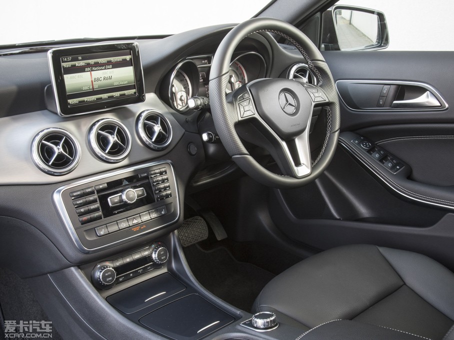 2015YGLA(M) UK-Version 200