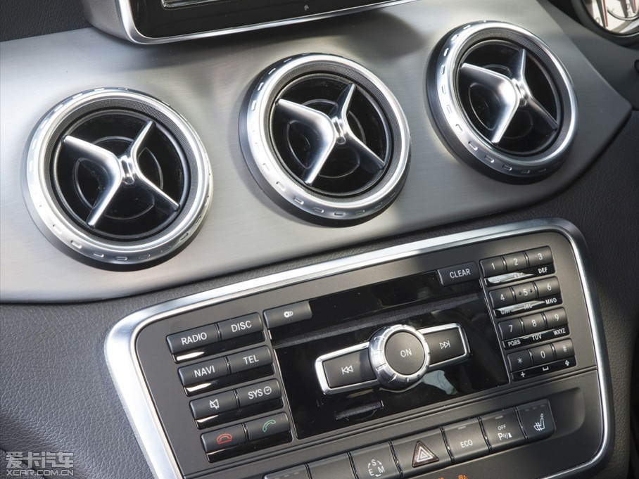 2015YGLA(M) UK-Version 200