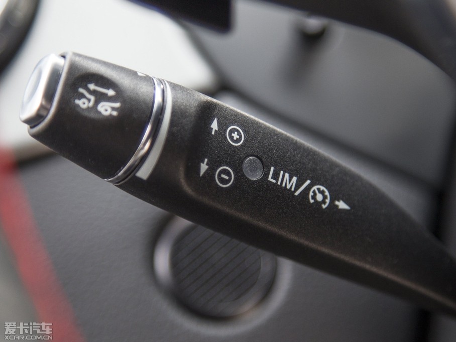 2015YGLA(M) UK-Version 200