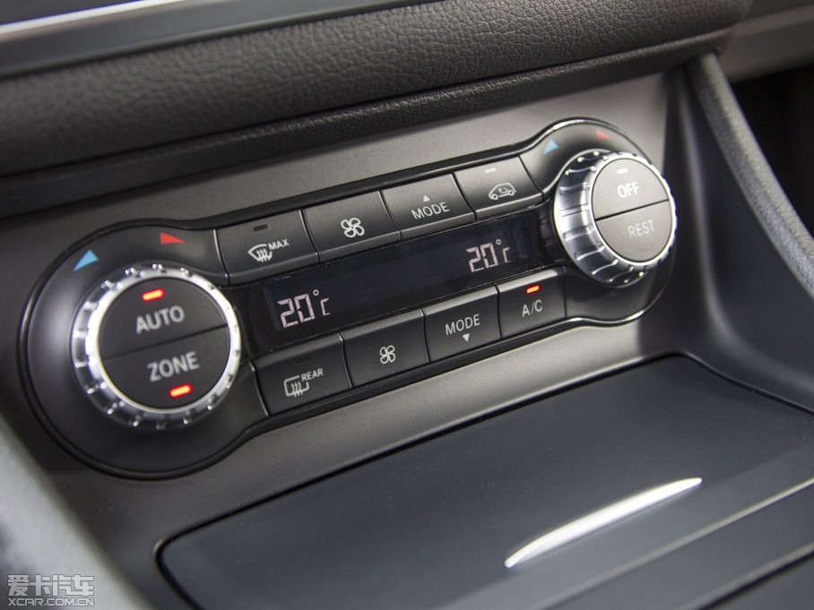 2015YGLA(M) UK-Version 200