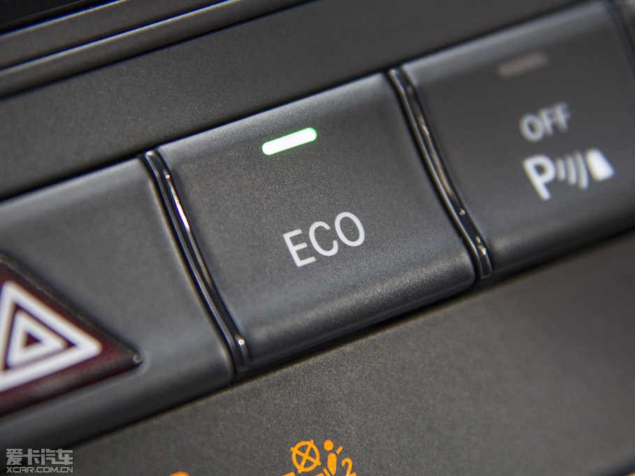 2015YGLA(M) UK-Version 200