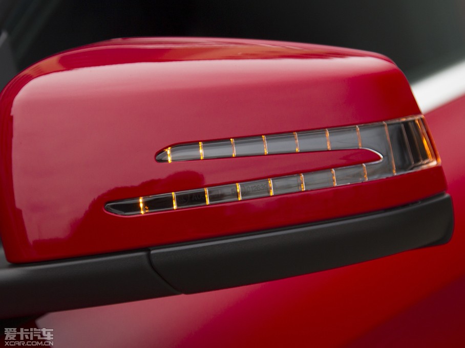 2015YGLA(M) UK-Version 250