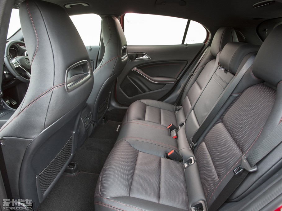 2015YGLA(M) UK-Version 250