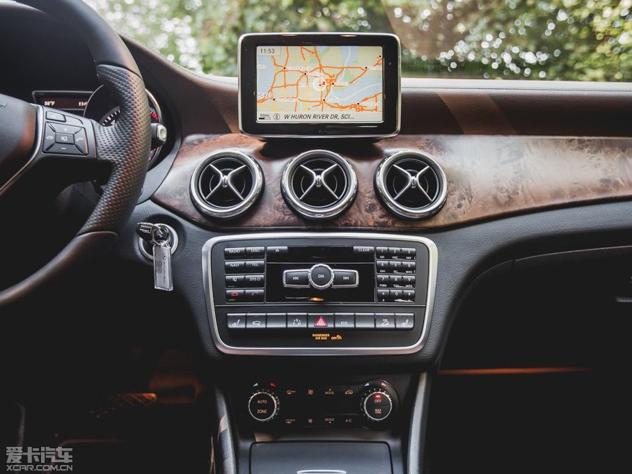 2015YGLA(M) UK-Version 250