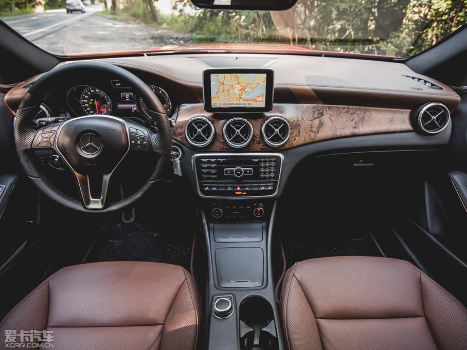 2015YGLA(M) UK-Version 250