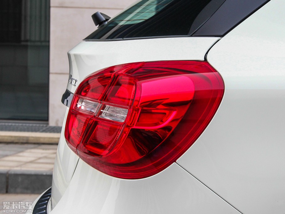 2015YGLA(M) GLA 260 4MATIC