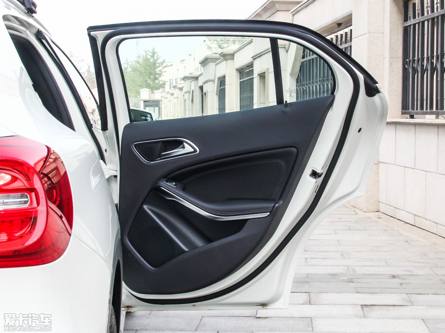 2015YGLA(M) GLA 260 4MATIC