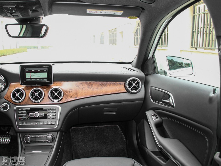 2015YGLA(M) GLA 260 4MATIC