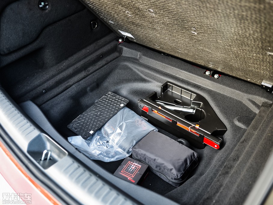 2015YGLA(M) GLA 260 4MATIC