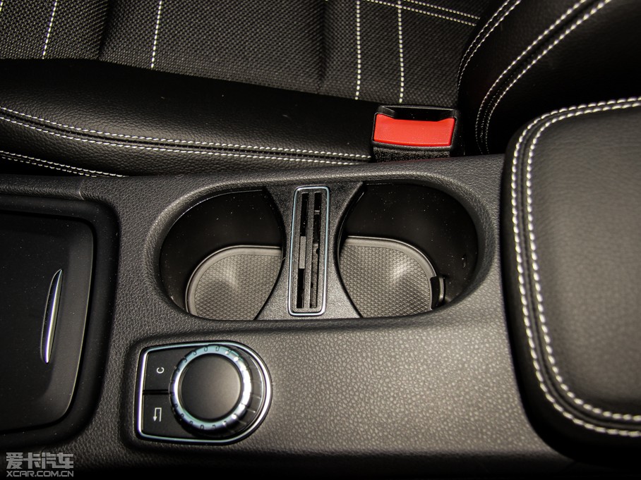 2015YGLA(M) GLA 200